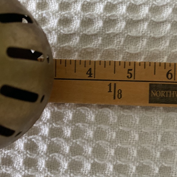 Vintage scented potpourri ball. Brass finish - Picture 2 of 3